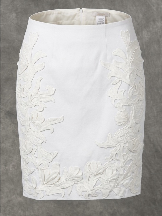 White House Black Market Dresses & Skirts - White House Black Market White Floral Embroidered Pencil Skirt Size 6 Career